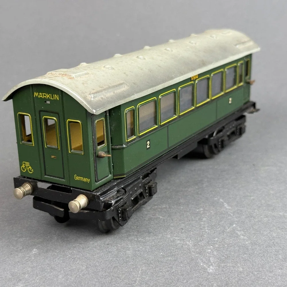 Marklin O-gauge #17510 Tinplate Passenger Car Green, vintage